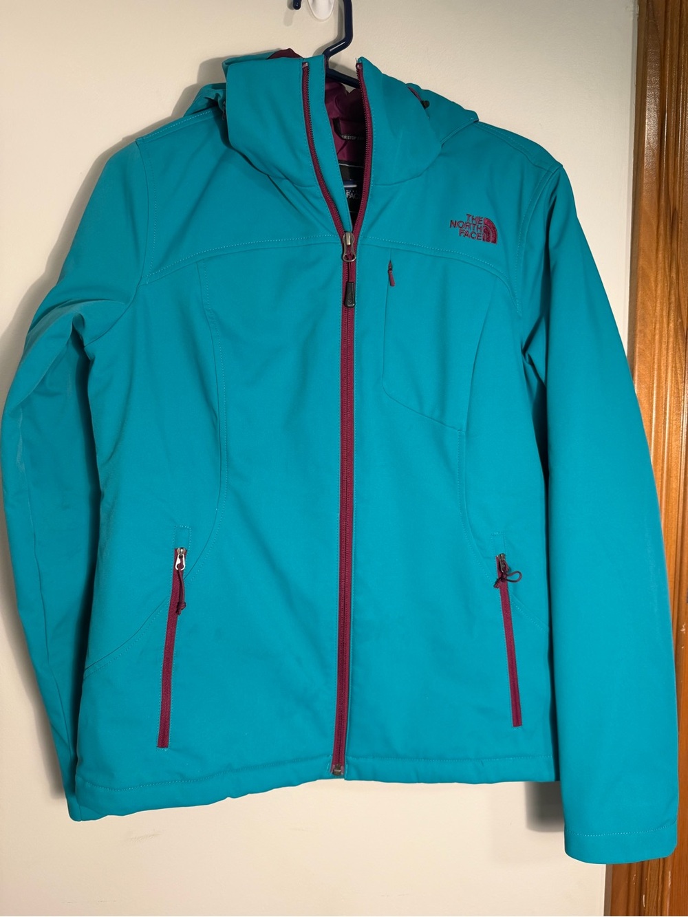 The North Face Apex Elevation Softshell Teal Jacket with Berry Accents Women's M